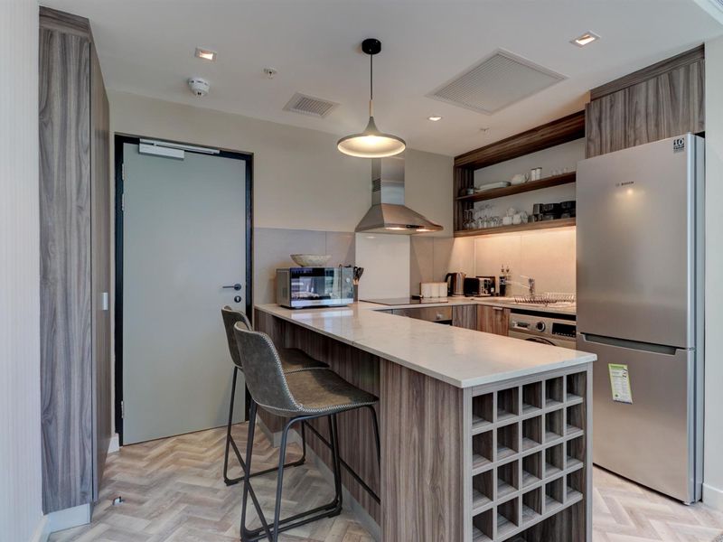 Unfurnished Apartment for Sale in Cape Town City Centre, Cape Town - Photo 2