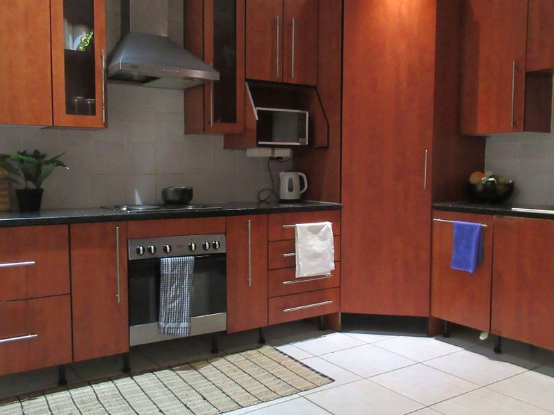 Two bedroom apartment in Marshalltown - Photo 2