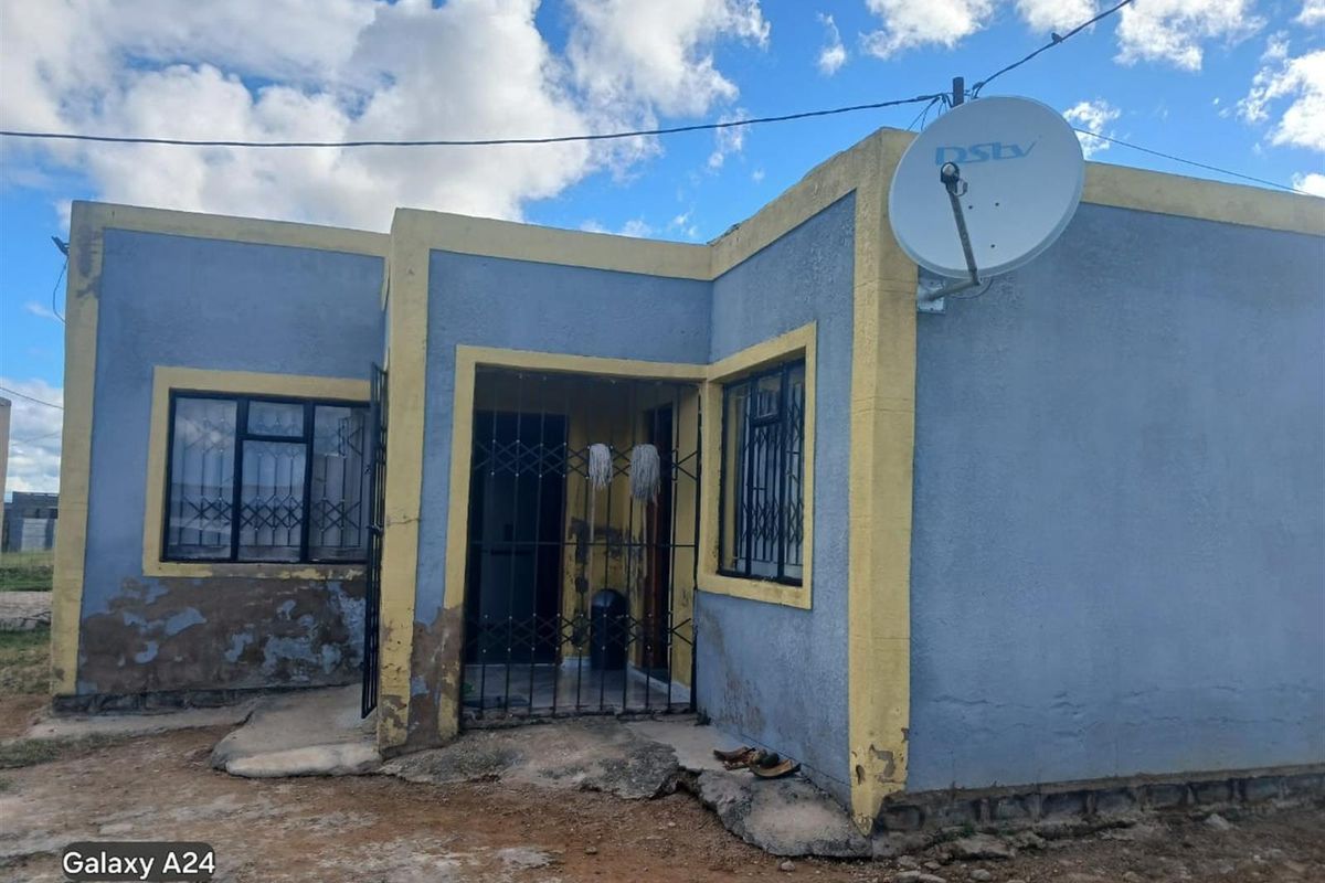 House For Sale in Osizweni, KwaZulu Natal - Photo 2