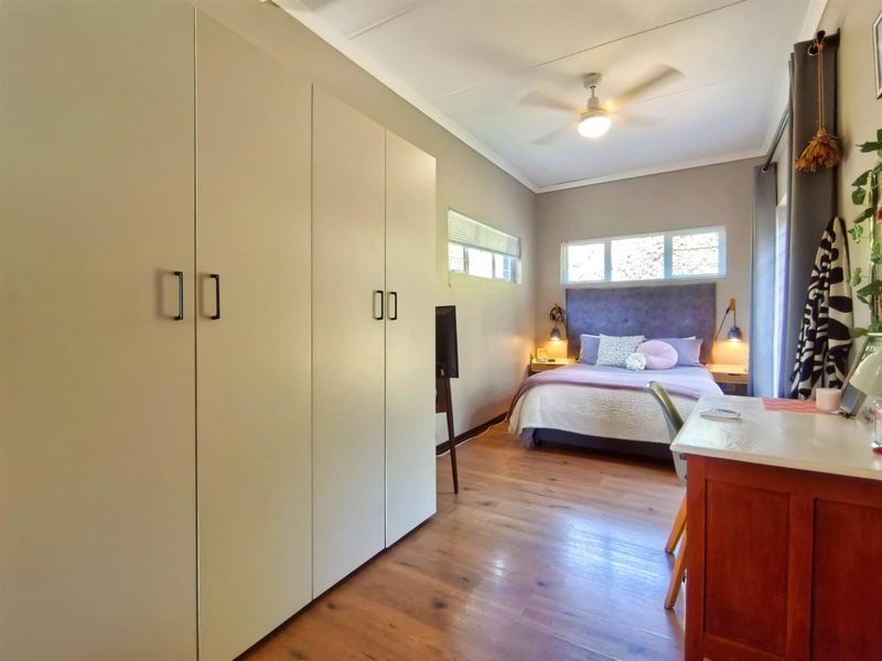 Sunrise Views, Comfort and Family Living in Prime Montrose - Photo 10