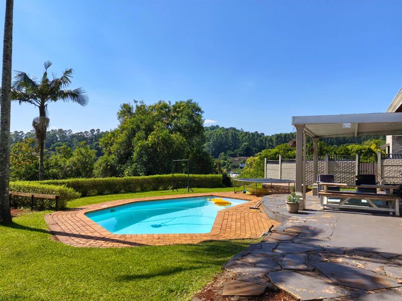 Sunrise Views, Comfort and Family Living in Prime Montrose - Photo 7