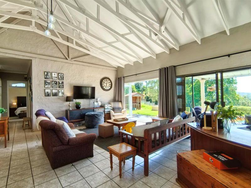 Sunrise Views, Comfort and Family Living in Prime Montrose - Photo 5