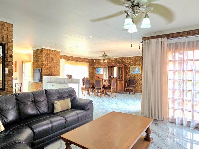 Spacious Family Home with Granny Flat and Solar-Heated Pool - Photo 10