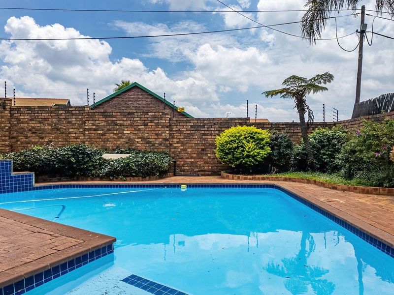 House For Sale in Zwartkop, Centurion - Photo 4