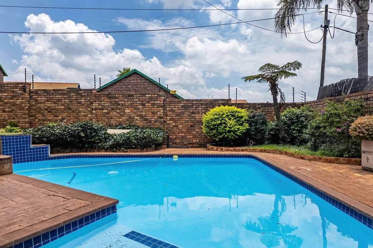 House For Sale in Zwartkop, Centurion - Photo 4