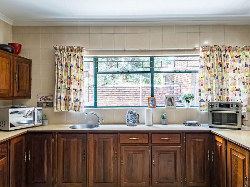 House For Sale in Zwartkop, Centurion - Photo 8