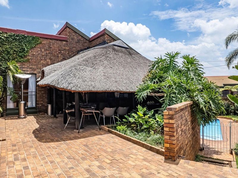 House For Sale in Zwartkop, Centurion - Photo 2