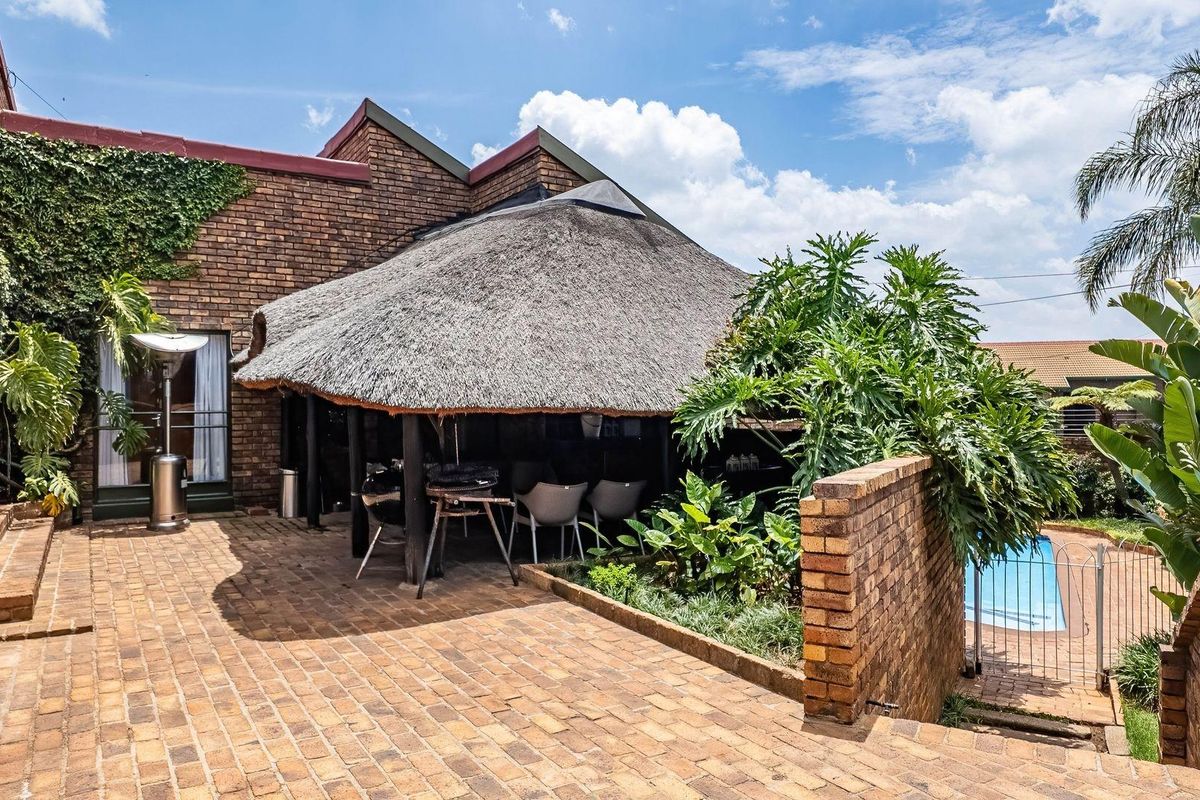 House For Sale in Zwartkop, Centurion - Photo 2
