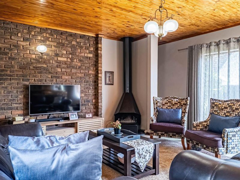 House For Sale in Zwartkop, Centurion - Photo 3