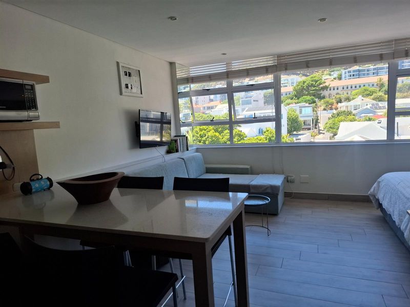 Studio Apartment in Sea Point - Photo 9