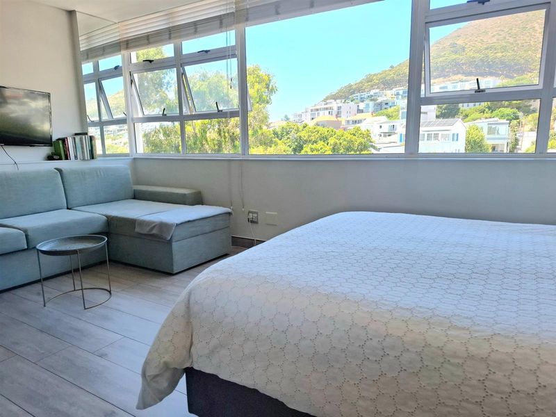 Studio Apartment in Sea Point - Photo 3