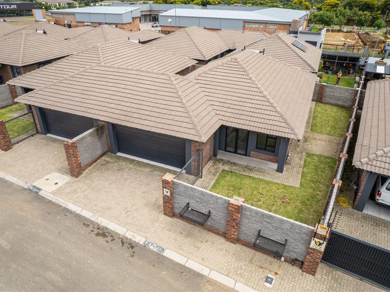 House For Sale in well sought after Development in Secunda - Photo 2