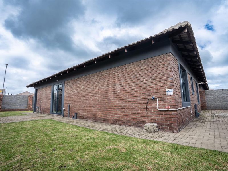 House For Sale in well sought after Development in Secunda - Photo 4