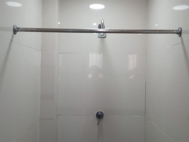 Minimilist Semi-Furnished Bachelor Studio Apartment - Photo 7