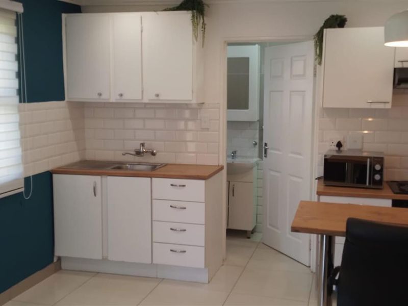 Minimilist Semi-Furnished Bachelor Studio Apartment - Photo 5