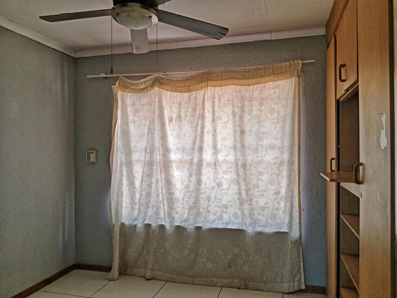 Classic and Spacious House To Rent in The Orchards, Akasia - Photo 7