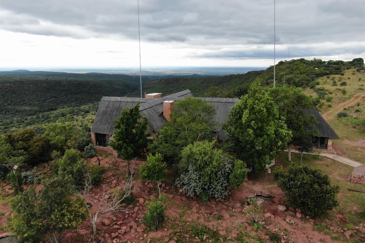 Rock-Built 3-Bedroom House with En-Suite Cottage - 1000 ha Private Nature Reserve, Bela Bela - Photo 5