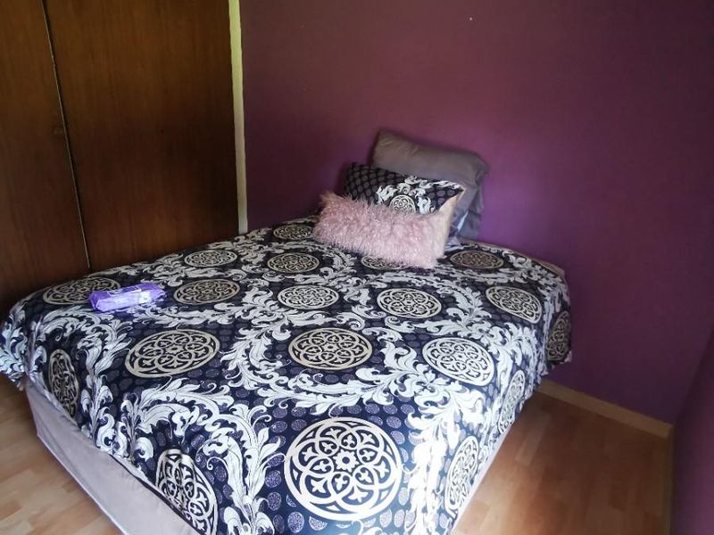 Beautiful well maintained property with a Flat for the extra incomes - Photo 6