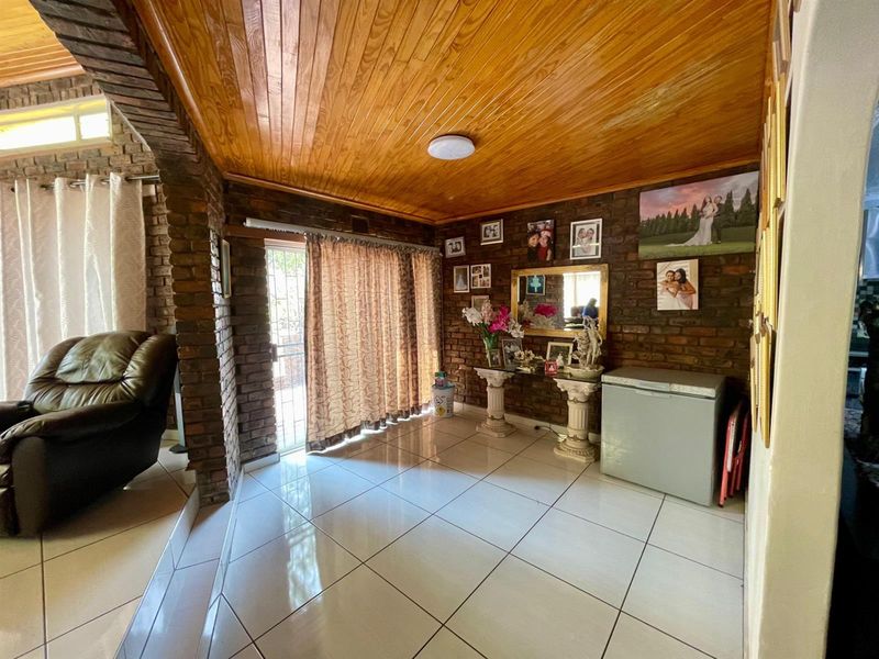 Distinguished Family home for outdoor and Indoor living in Evander - Photo 5