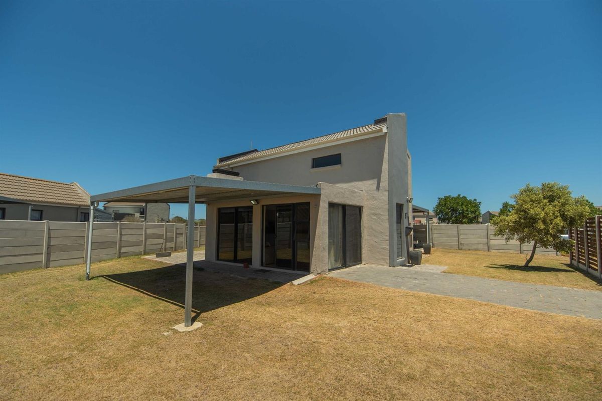 3 Bedroom Free-standing Home for UNDER R1MILLION! - Photo 2