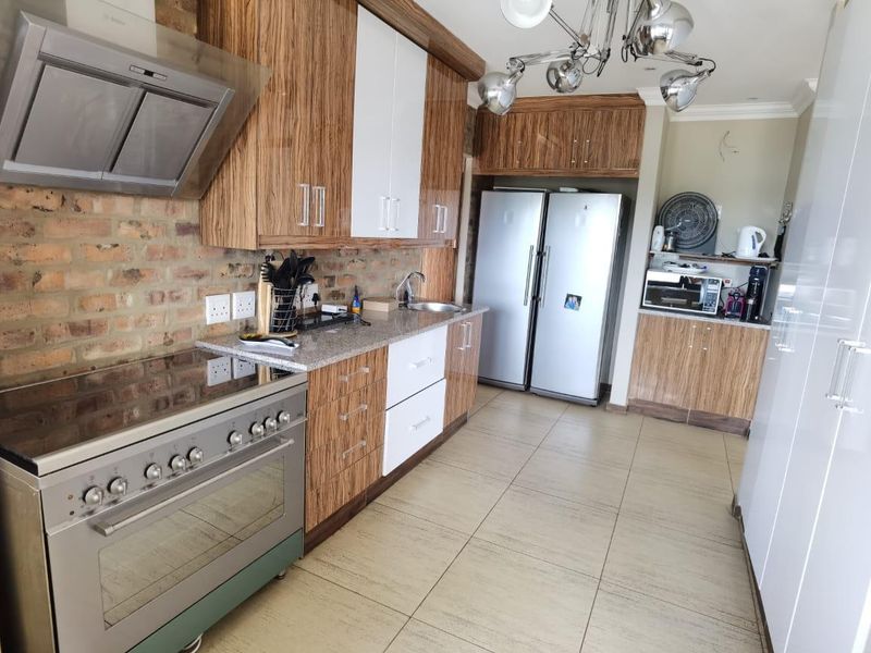 House For Sale in Aquavista Mountain Estate, Bronkhorstspruit - Photo 9