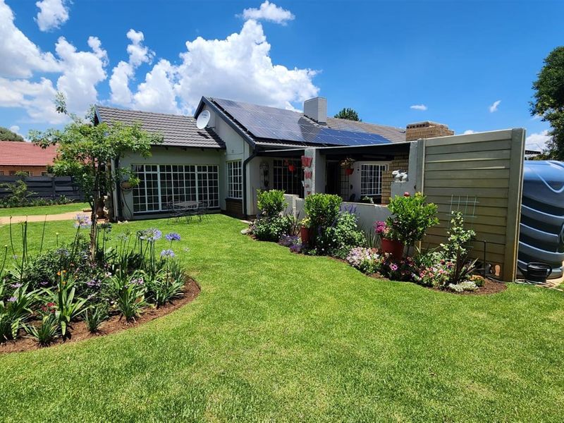 Exceptional Family Home with Flatlet, Pool,  Entertainer’s Dream  Dal Fouche, Springs - Photo 5