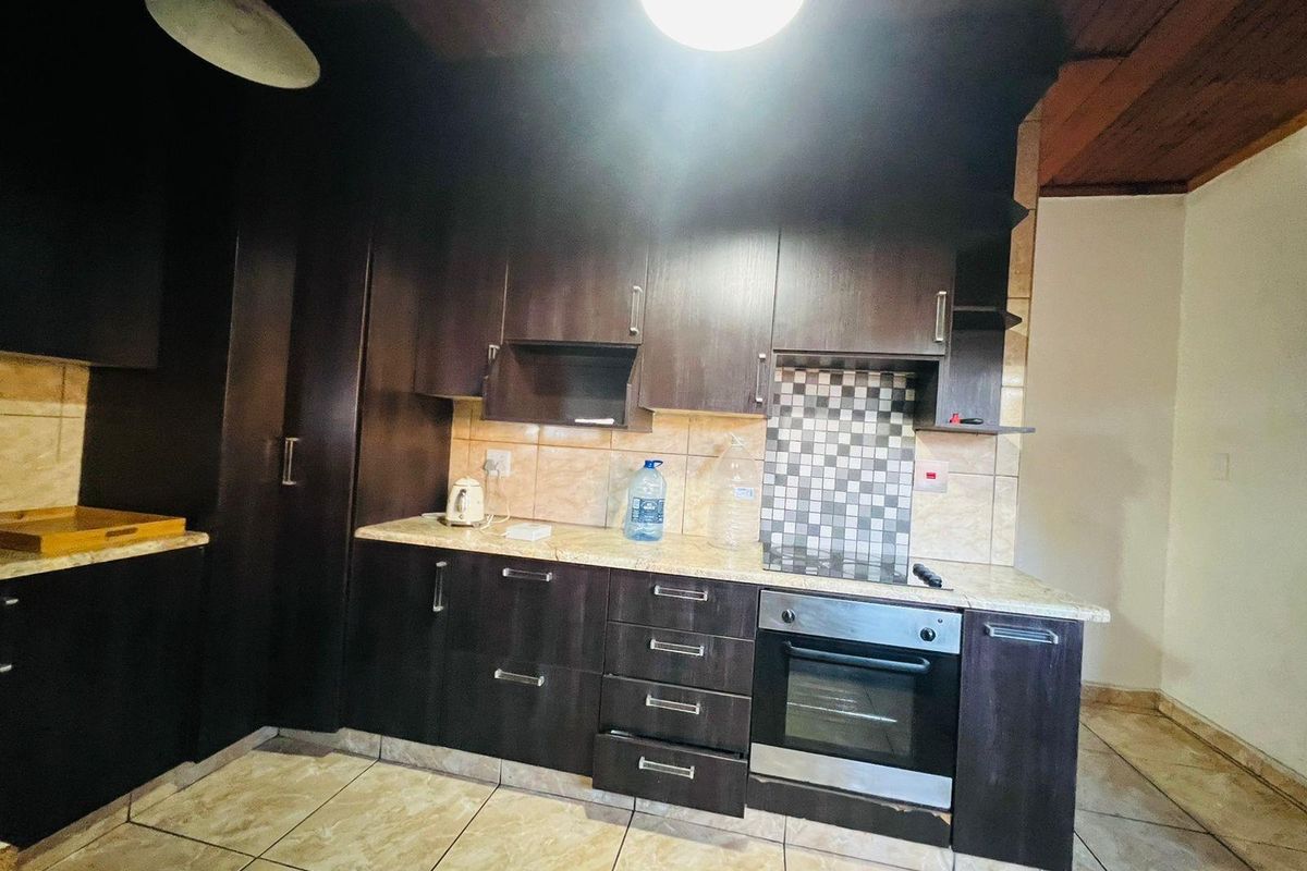 House For Sale in  Vanderbijlpark, CE 1, Vanderbijlpark CE - Photo 2