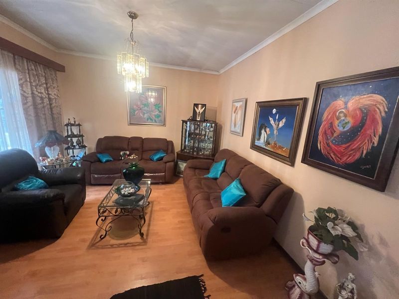 5 bedroom House For Sale in Zwartkop, Centurion - Photo 5