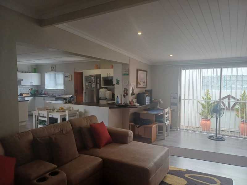 House For Sale in Stilbaai Wes, Stilbaai - Photo 9
