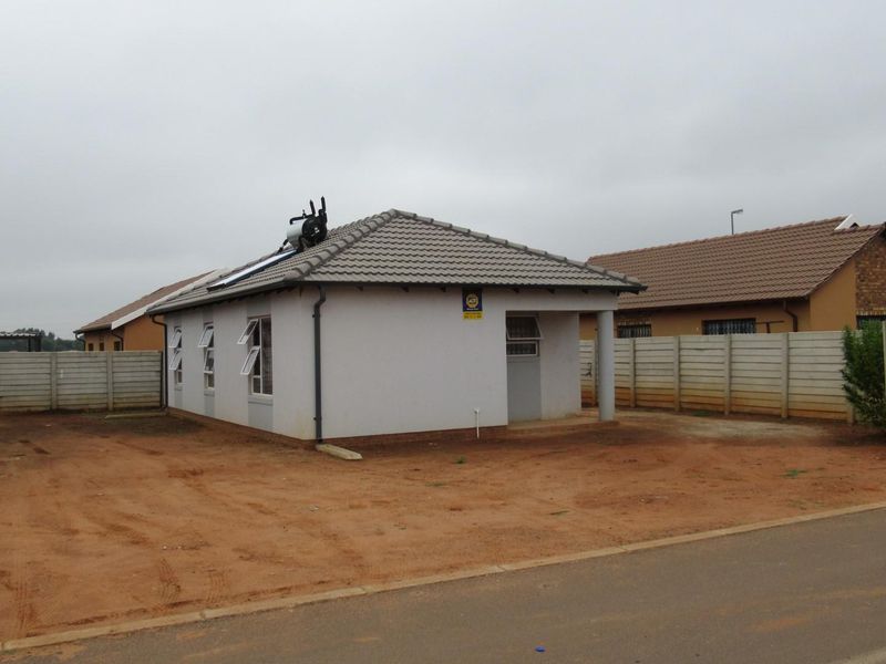 House For Sale in Crystal Park, Benoni - Photo 2