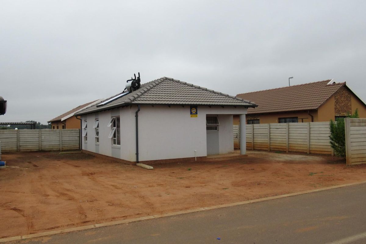 House For Sale in Crystal Park, Benoni - Photo 2