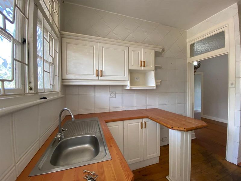 Apartment For Sale in Glenwood, Durban, KwaZulu Natal - Photo 7