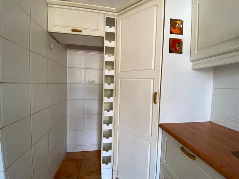 Apartment For Sale in Glenwood, Durban, KwaZulu Natal - Photo 8