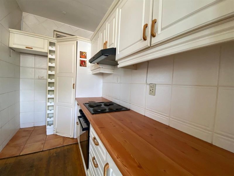 Apartment For Sale in Glenwood, Durban, KwaZulu Natal - Photo 4