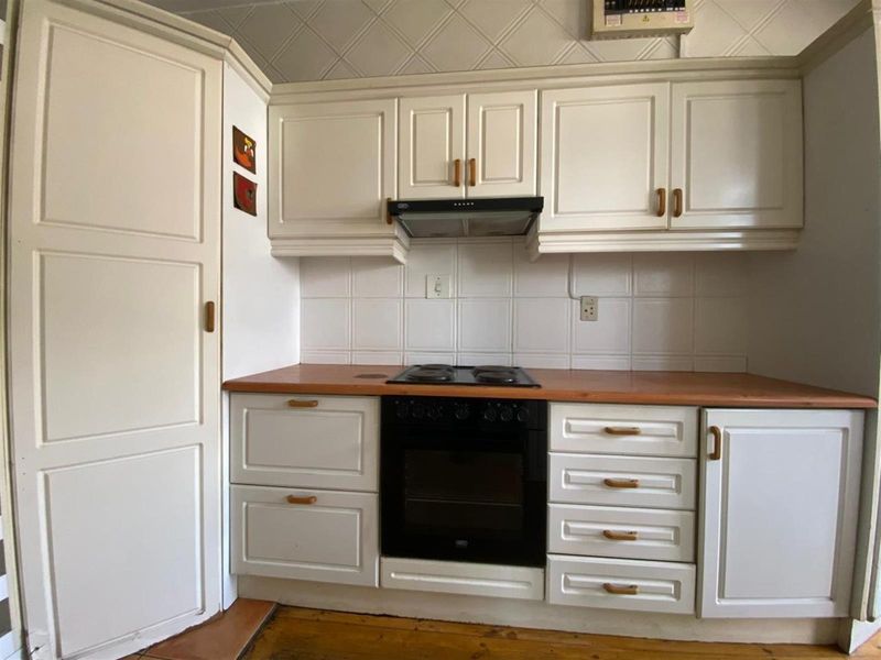 Apartment For Sale in Glenwood, Durban, KwaZulu Natal - Photo 2