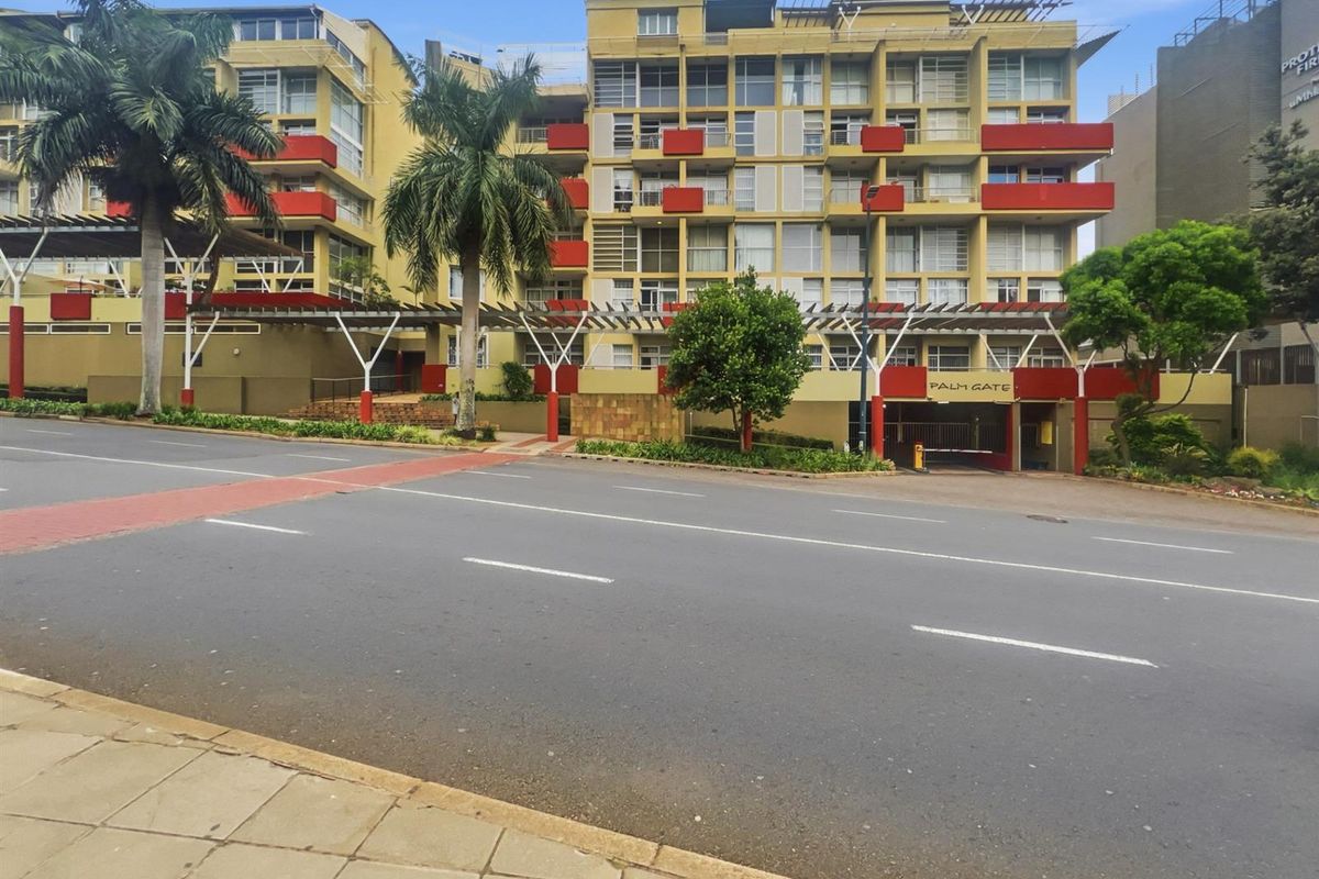 Newly Renovated 2 Bed Apartment For Sale in Umhlanga Ridge, Umhlanga, KwaZulu-Natal - Photo 3