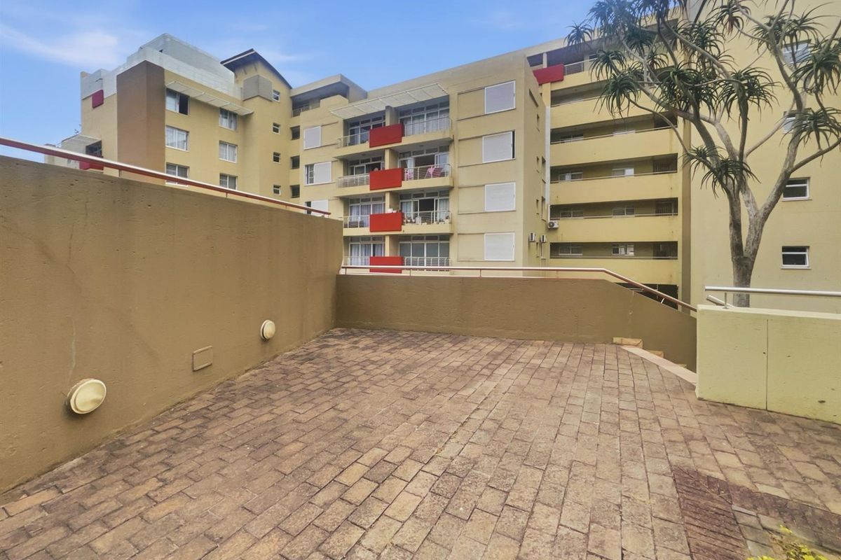 Newly Renovated 2 Bed Apartment For Sale in Umhlanga Ridge, Umhlanga, KwaZulu-Natal - Photo 5