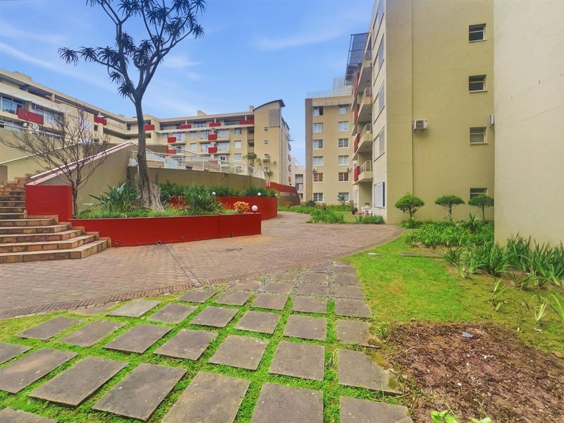 Newly Renovated 2 Bed Apartment For Sale in Umhlanga Ridge, Umhlanga, KwaZulu-Natal - Photo 4
