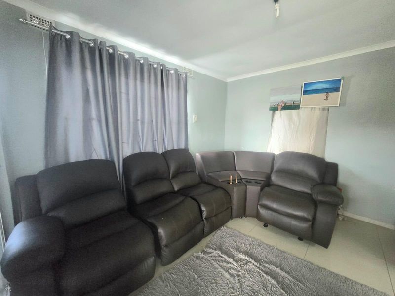 House For Sale in Chatsworth Central, Chatsworth, KwaZulu Natal - Photo 9