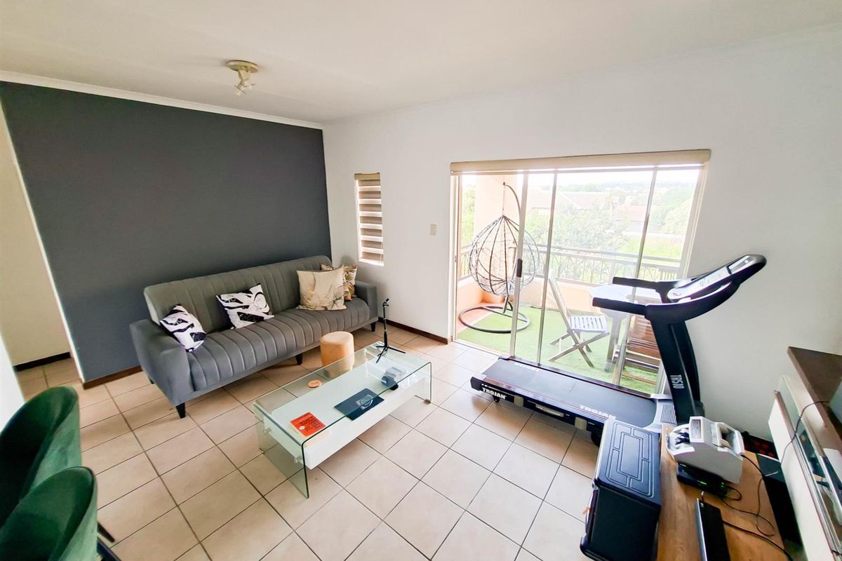 2 bedroom Apartment For Sale in Eco Park Estate, Centurion - Photo 2