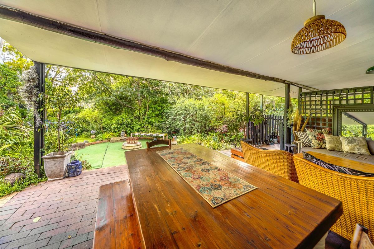 Beautiful Home With Gorgeous Established Garden - Photo 5