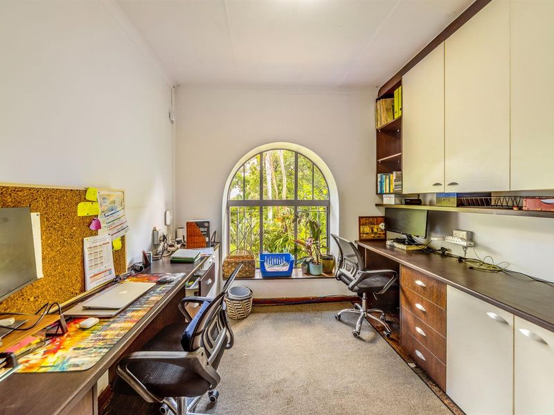 Beautiful Home With Gorgeous Established Garden - Photo 10