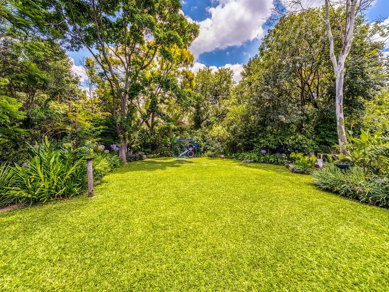 Beautiful Home With Gorgeous Established Garden - Photo 2