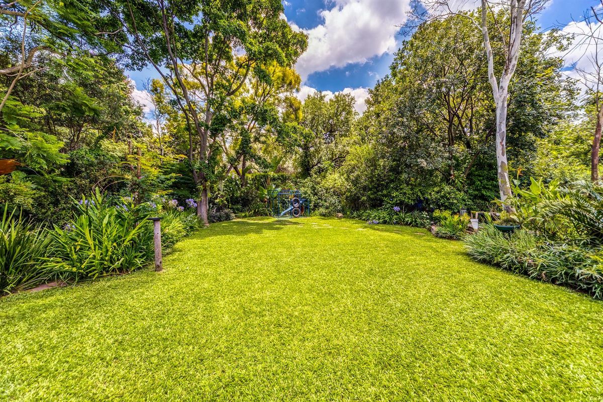 Beautiful Home With Gorgeous Established Garden - Photo 2