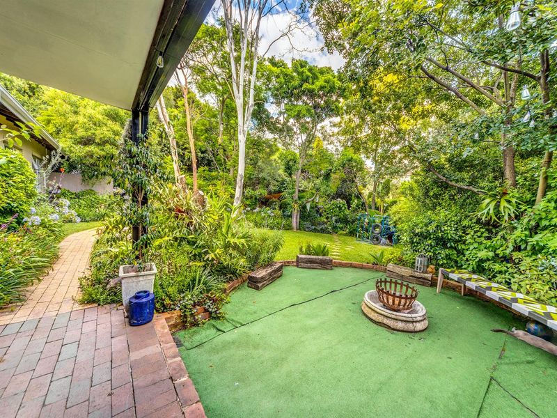 Beautiful Home With Gorgeous Established Garden - Photo 4