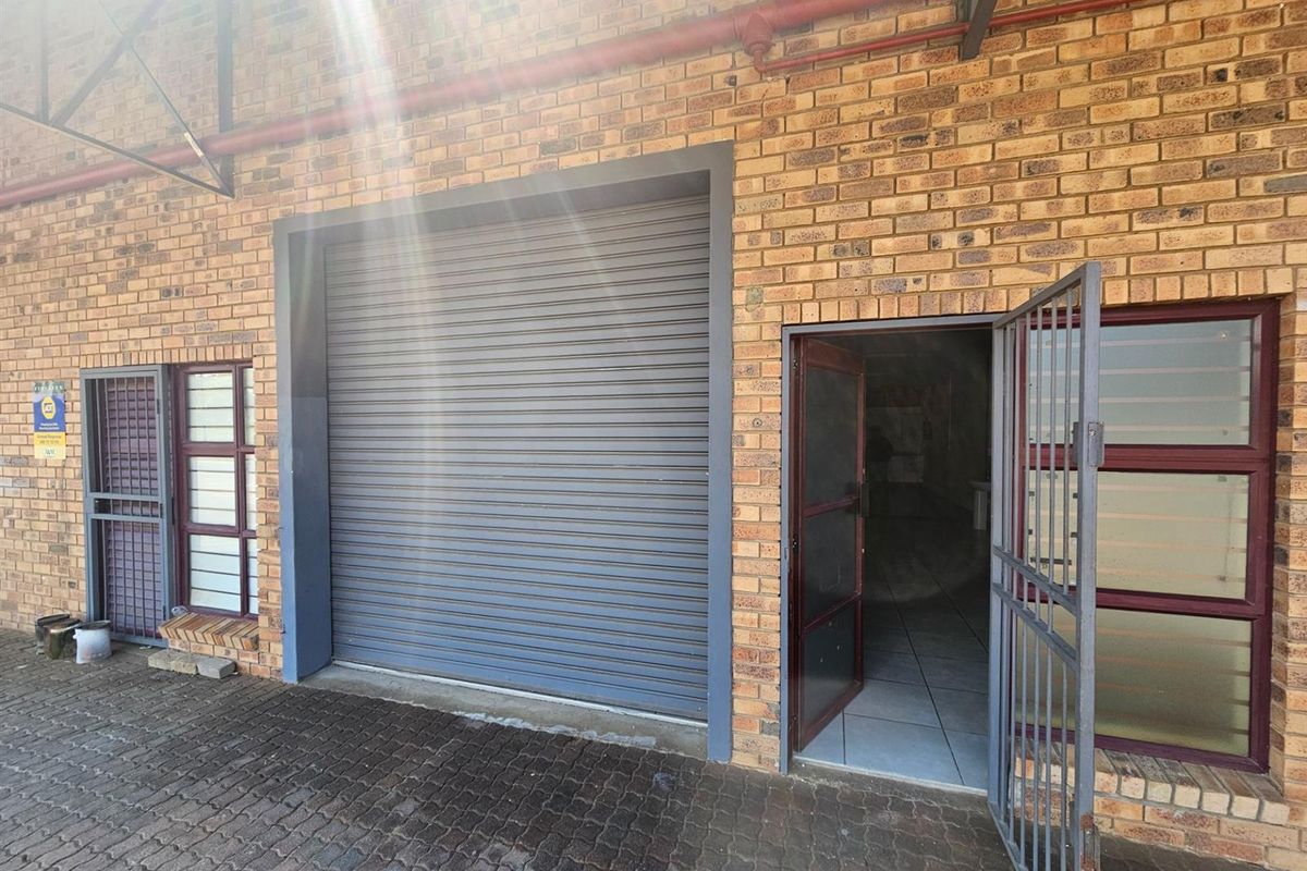 Office in White River AH White River - Photo 2