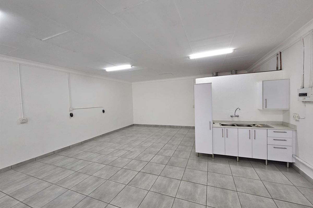 Office in White River AH White River - Photo 5