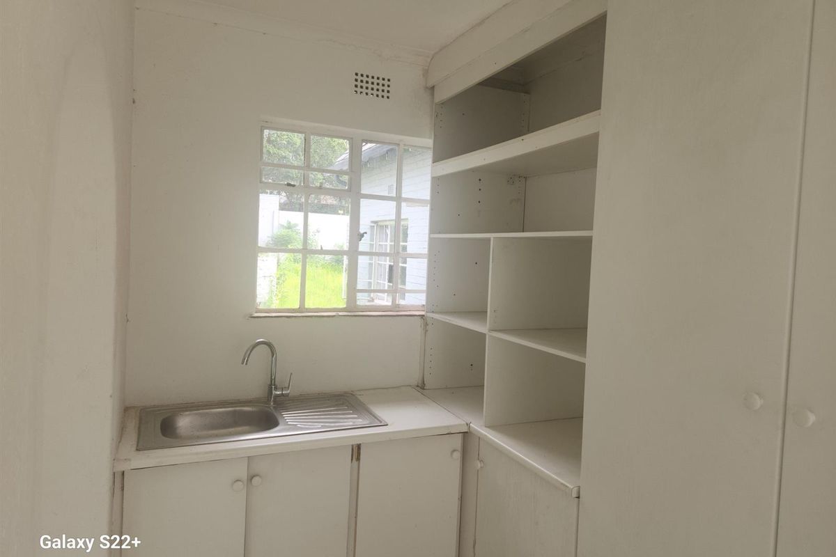 Beautiful Family Friendly Home In Bramley - Photo 5