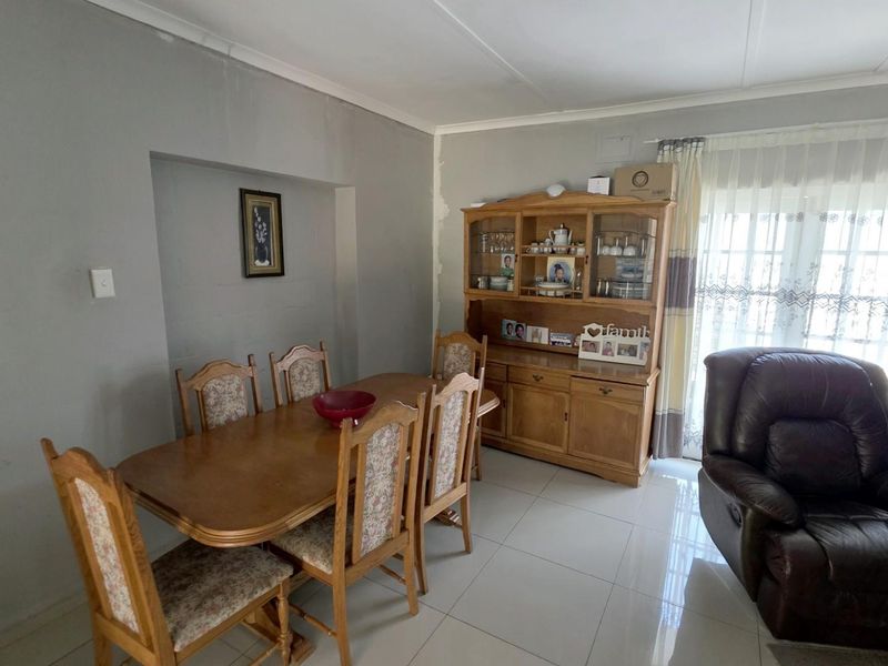 Four bedroom home for sale in Uvongo, Margate, KwaZulu Natal - Photo 10