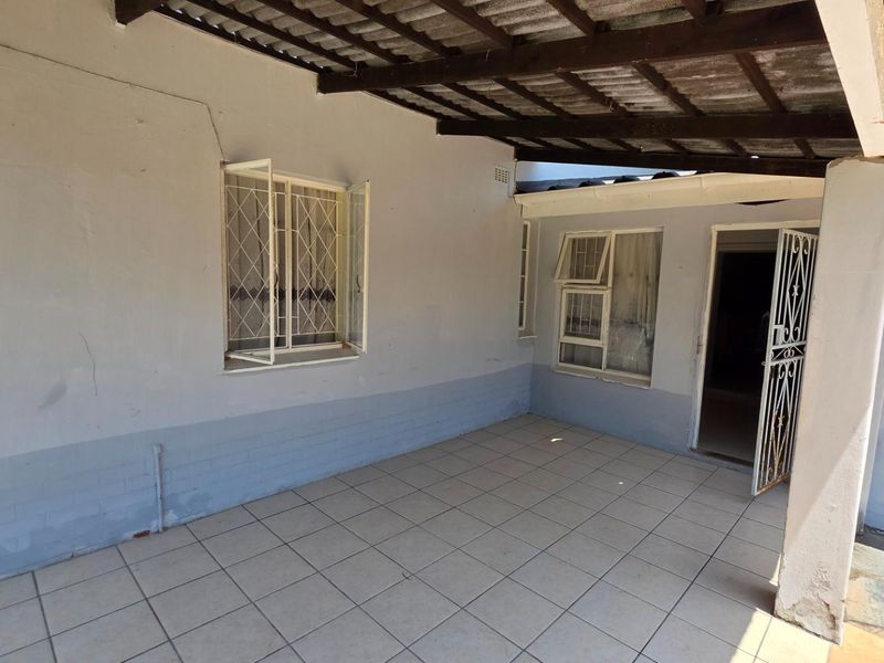 Four bedroom home for sale in Uvongo, Margate, KwaZulu Natal - Photo 4